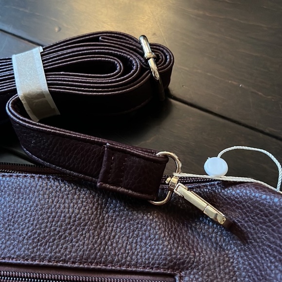 Sandra Robert’s Squared brown bag - Picture 3 of 5